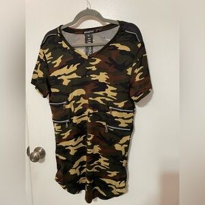Docefit pullover
Military camo short sleeve mini dress/Tunic zipper accents NEW